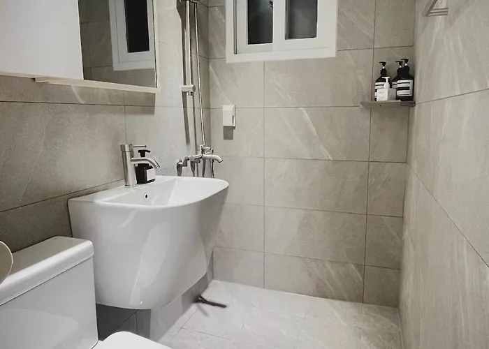 Soom - 3min To Hongdae, New Renovated, Free Parking *